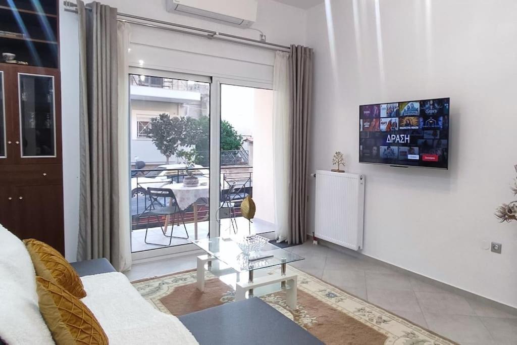 Modern Apartment In Itea Exterior photo