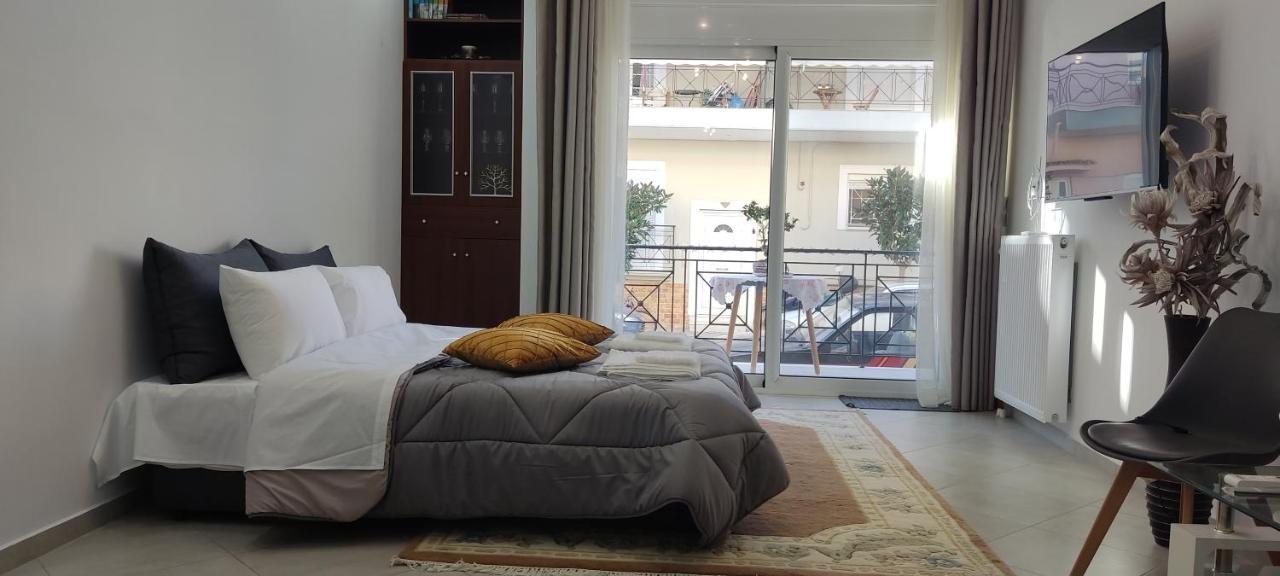 Modern Apartment In Itea Exterior photo